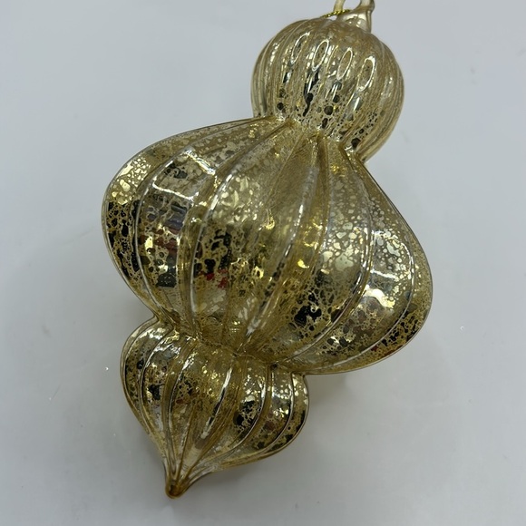 Elegant Gold Glass Ornament - Picture 6 of 12